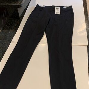 HUE Skimmer Classic Black Pants. Stretchy.